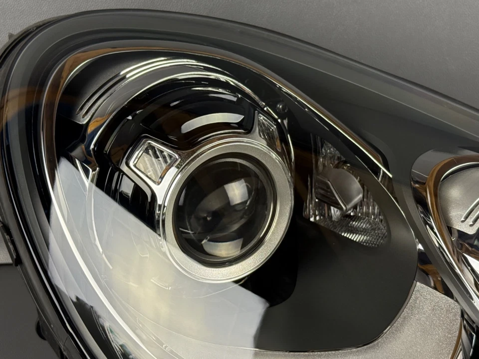 COMPLETE! 2015-2018 PORSCHE CAYENNE RIGHT PASSENGER XENON HID AFS HEADLIGHT OEM - Image 3 of 4