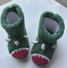 New Totes Toasties KIDS Dino SLIPPERS New In Box Kids MD 13-1