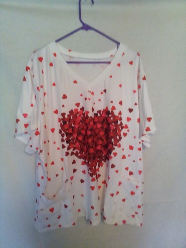 plus size scrub tops white/red heart