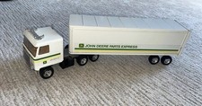 John Deere Parts Express Diecast Metal Tractor Trailer ERTL 3099 USA 19"