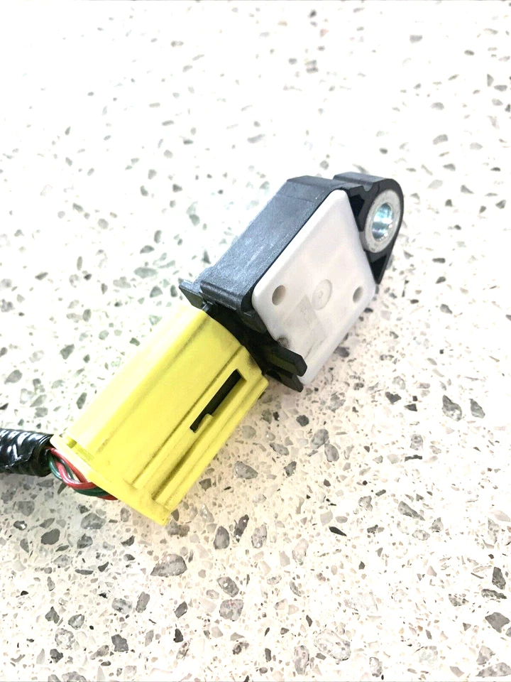 Dispositivo de seguridad lado izquierdo o derecho Toyota Avalon 2013-2016 2,5 L OEM 89831-07020 Foto 2 de 4