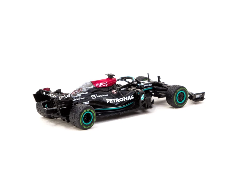 TARMAC WORK Mercedes-AMG F1 W12 E Performance #44 Ganador del Gran Premio de Rusia 2021 Foto 3 de 4