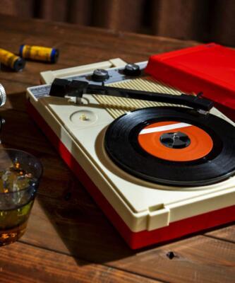 ANABAS audio Nostalgic Portable Vinyl Records Player GP-N3R Japan 