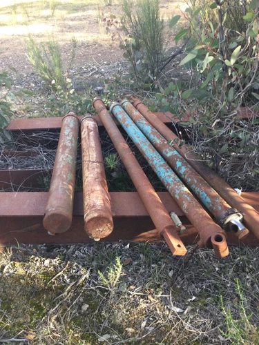 hydraulic cylinder