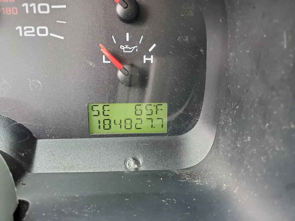 Puxador de pilar dianteiro destro interior A (cinza)(código de acabamento ME) 2004-2008 Ford F150 - Imagem 4 de 4