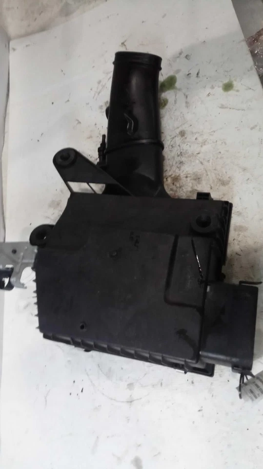 Used Air Cleaner Assembly fits: 2015 Bmw X1 3.0L gasoline single turbo Conv Grad Foto 2 de 4