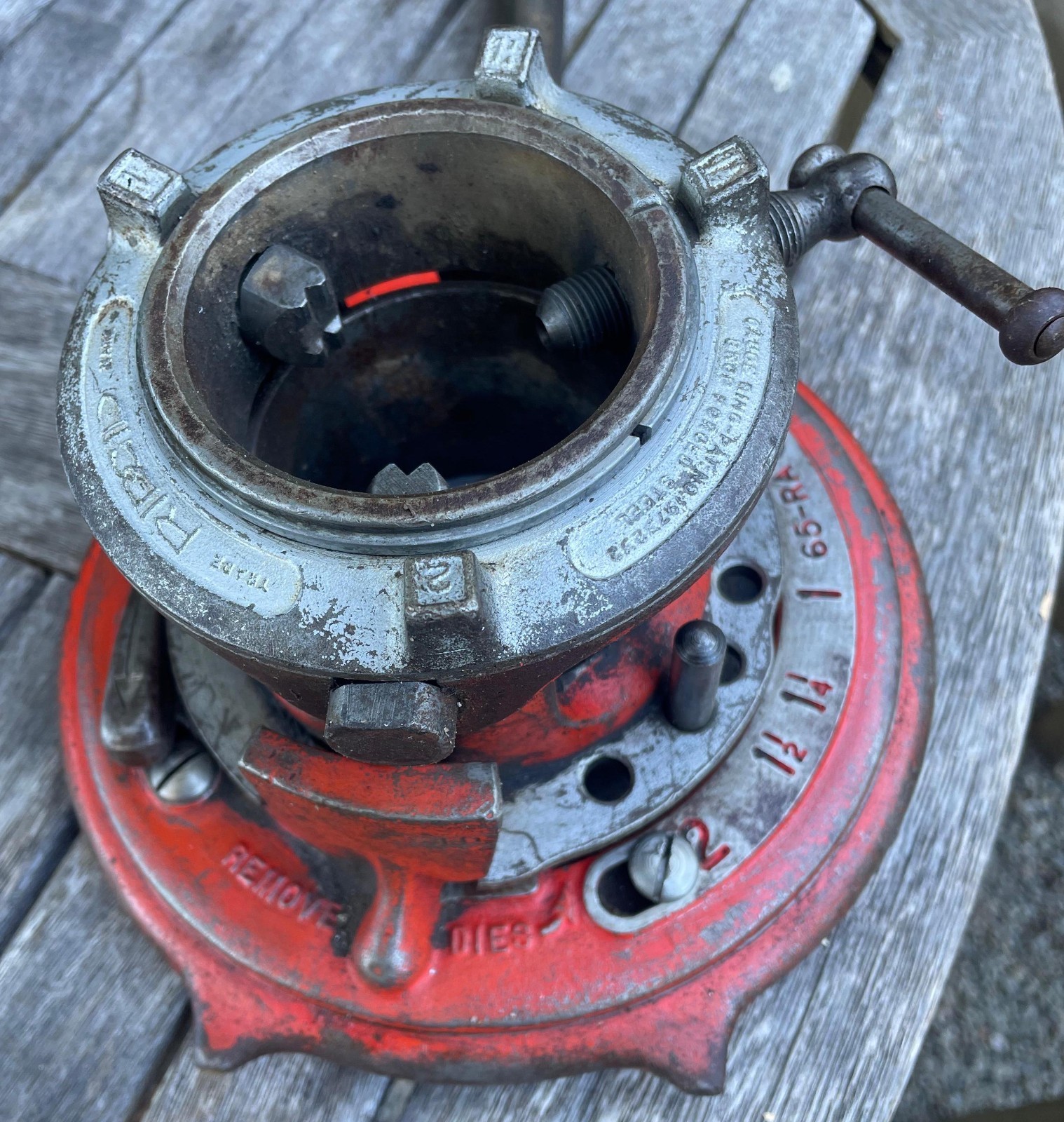 RIDGID 65 R ADJUSTABLE  1" TO 2" PIPE THREADER DIES 13" HANDLE 65-R 65R --nice--