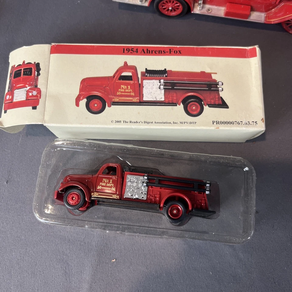 LOT OF 5 READERS DIGEST FIRE TRUCKS DIE-CAST COLLECTIBLE IN BOX! NICE DETAILS! - Image 3 of 4