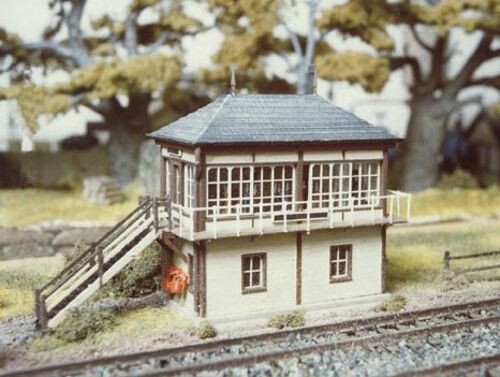Midland Signal Box (no interior) - N gauge Ratio 236