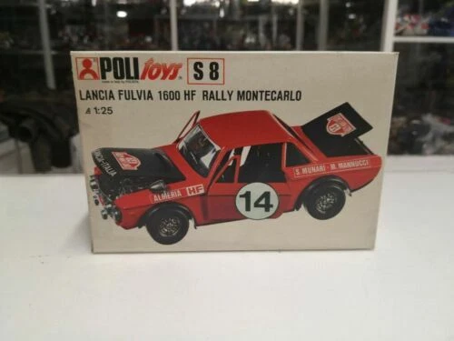 Modellini statici di auto da corsa Politoys