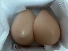 Coppia di potenziatori per protesi a goccia autoaderenti forme seno in silicone B+