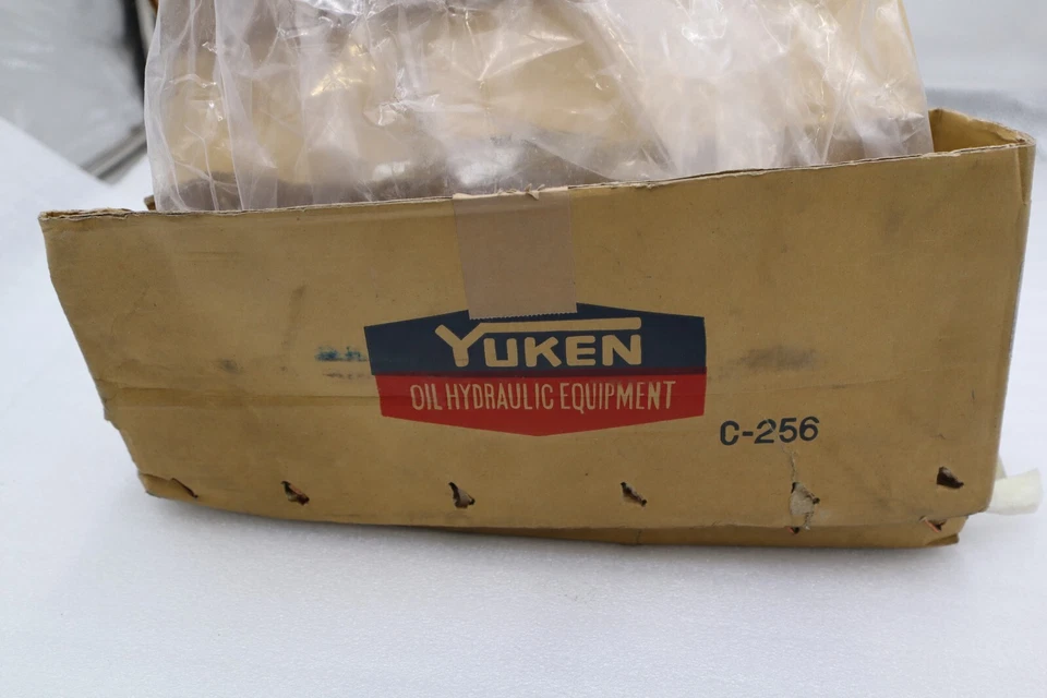 NUEVO Electroválvula Hidráulica Yuken D-DSG-03-3C40-5090 STOCK 2556-C Foto 3 de 4