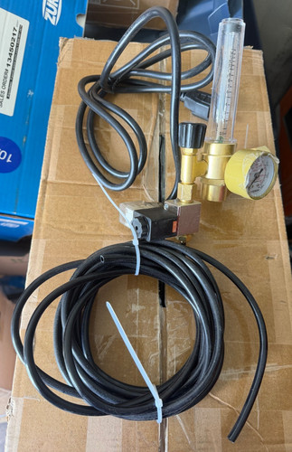VIVOSUN CO2 Regulator with Solenoid Valve, Gauge & Bubble Counter