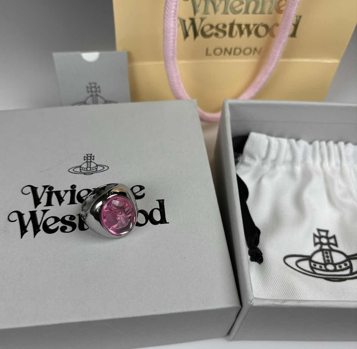 vivienne westwood エナメル オーブ　シルバー925 ピンク Vivienne Westwood Silver Oval Vintage Style Pink illusion