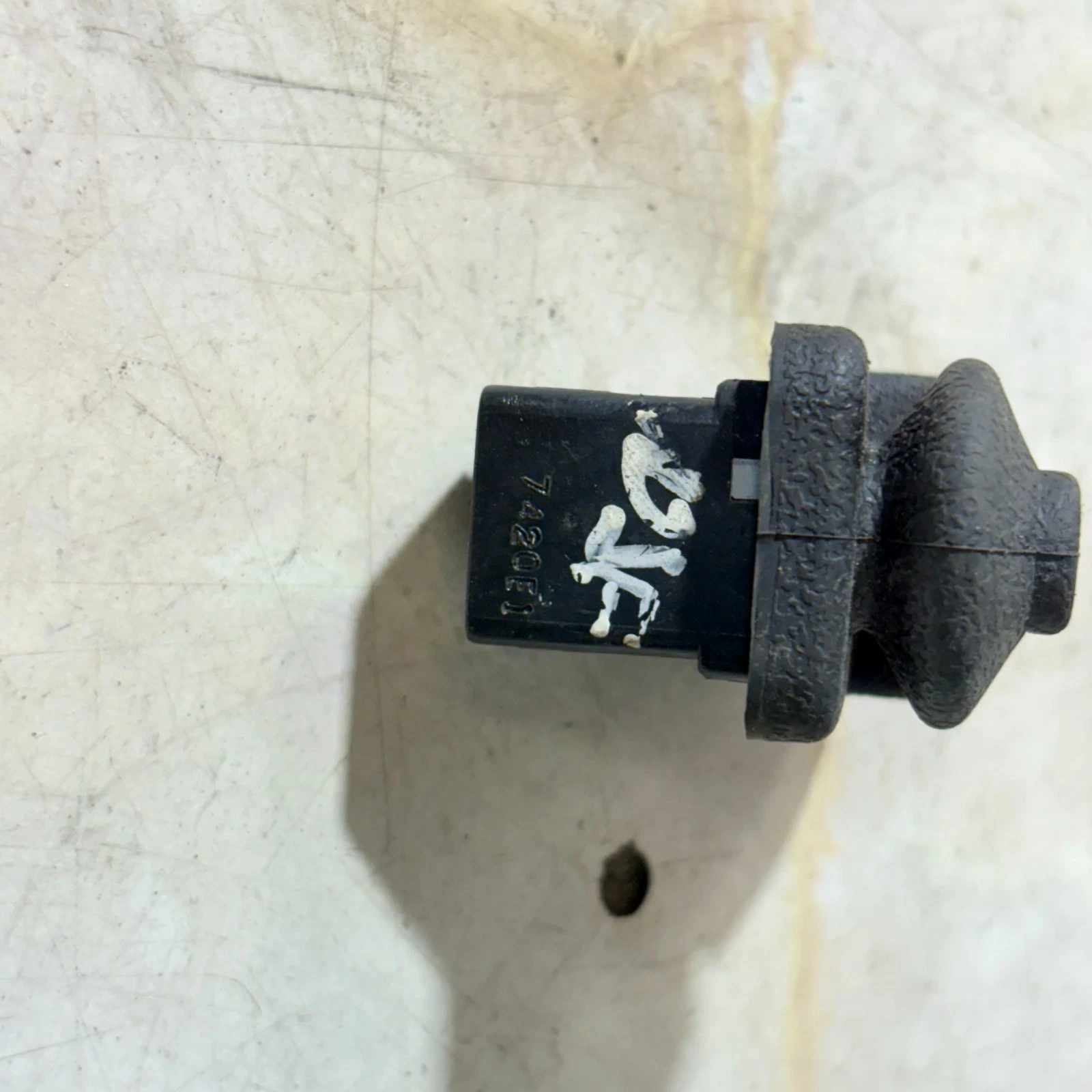Nissan 370Z Z34 door contact jamb switch 7420E1 actual part marking