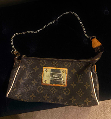 Louis Vuitton Monogram Canvas Pochette Small Shoulder Bag Chain Strap Zip