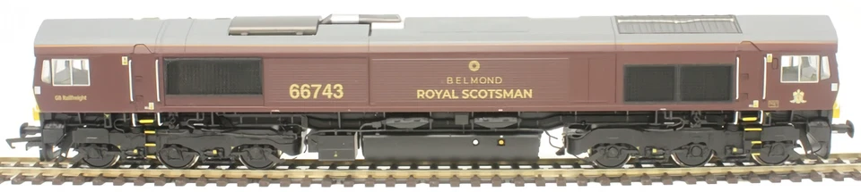 OO Scale Hattons H4-66-033 Class 66 66743 GBRf/Royal Scotsman livery Diesel Loco - Image 2 of 4