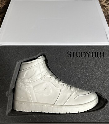 Matthew Senna Study 001 Resin Statue Jordan 1 Retro High OG Chicago