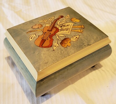 Reuge Music Box playing 18 Note Mvt-''Little Boy Blue''