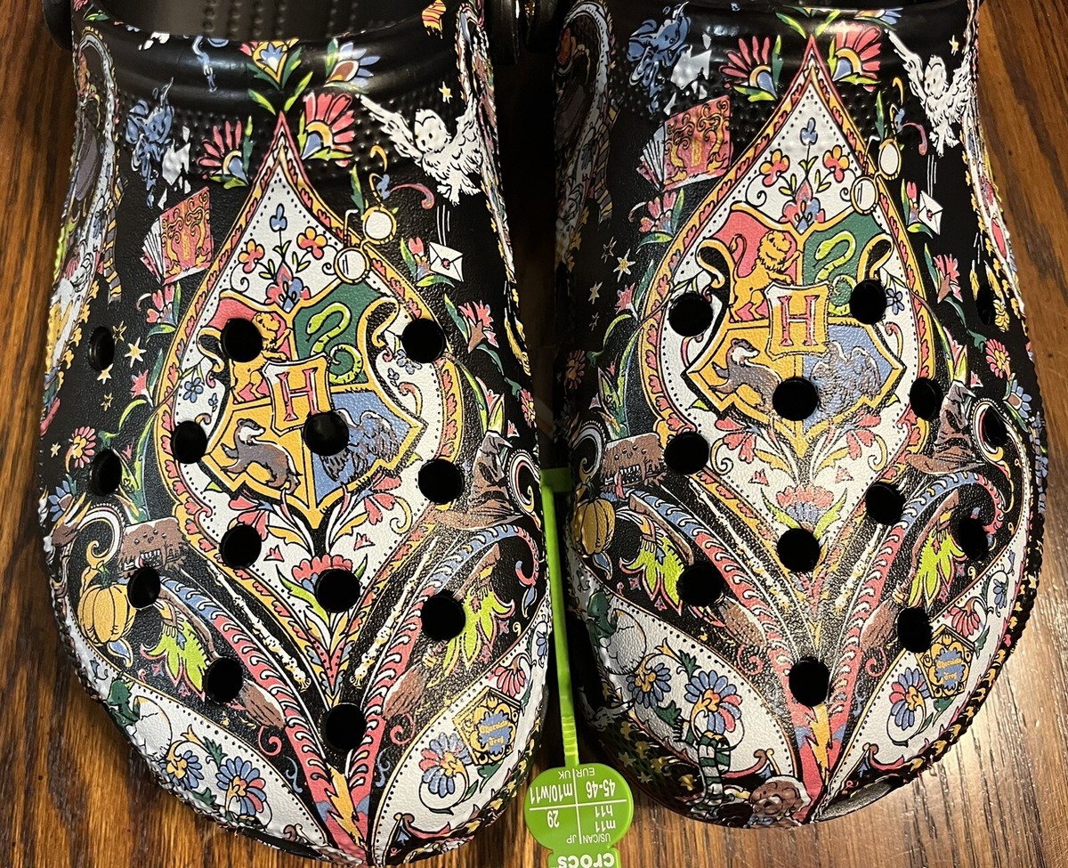 Crocs Harry Potter Hogwarts Vera Bradley Classic Clog Men US  display picture 1