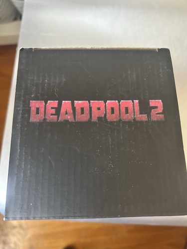 2017 RARE DEADPOOL 2 SWEAR JAR -NIB - Picture 6 of 16