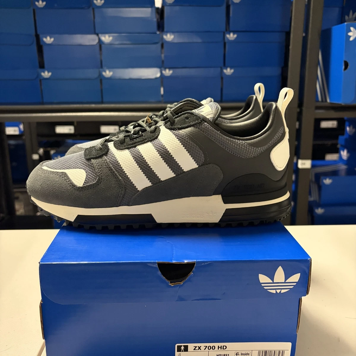 Las mejores ofertas en Adidas ZX 700 Solid Grey | eBay