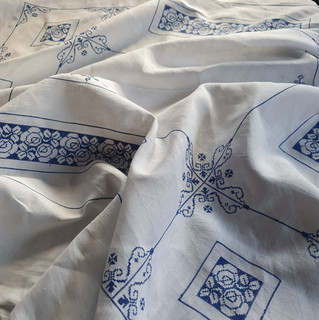Vintage Leinen Tischdecke BLAU Kreuzstich gewaschen 48" Quadrat