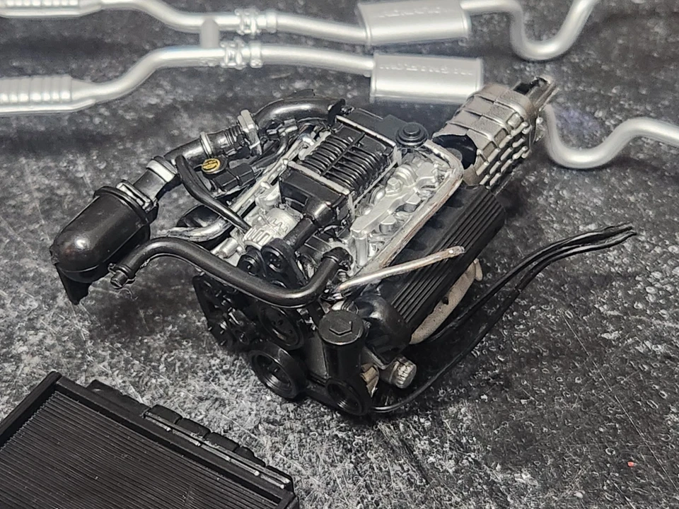 1/18 Supercharged Mustang ENGINE/TRANSMISSION-PARTS-READ DESCRIPTION! - Image 2 of 4