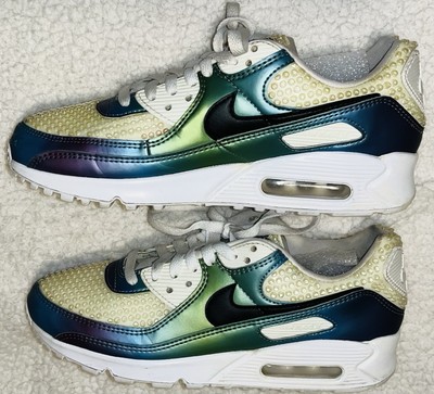 Sz 4y , 8.0  in womens Nike Air Max 90 GS Bubble Pack