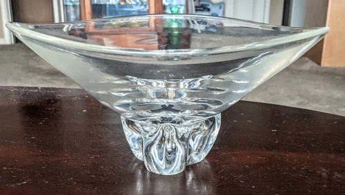 Signed Steuben Art Glass Trillium Footed Bowl Donald Pollard   9 1/2"