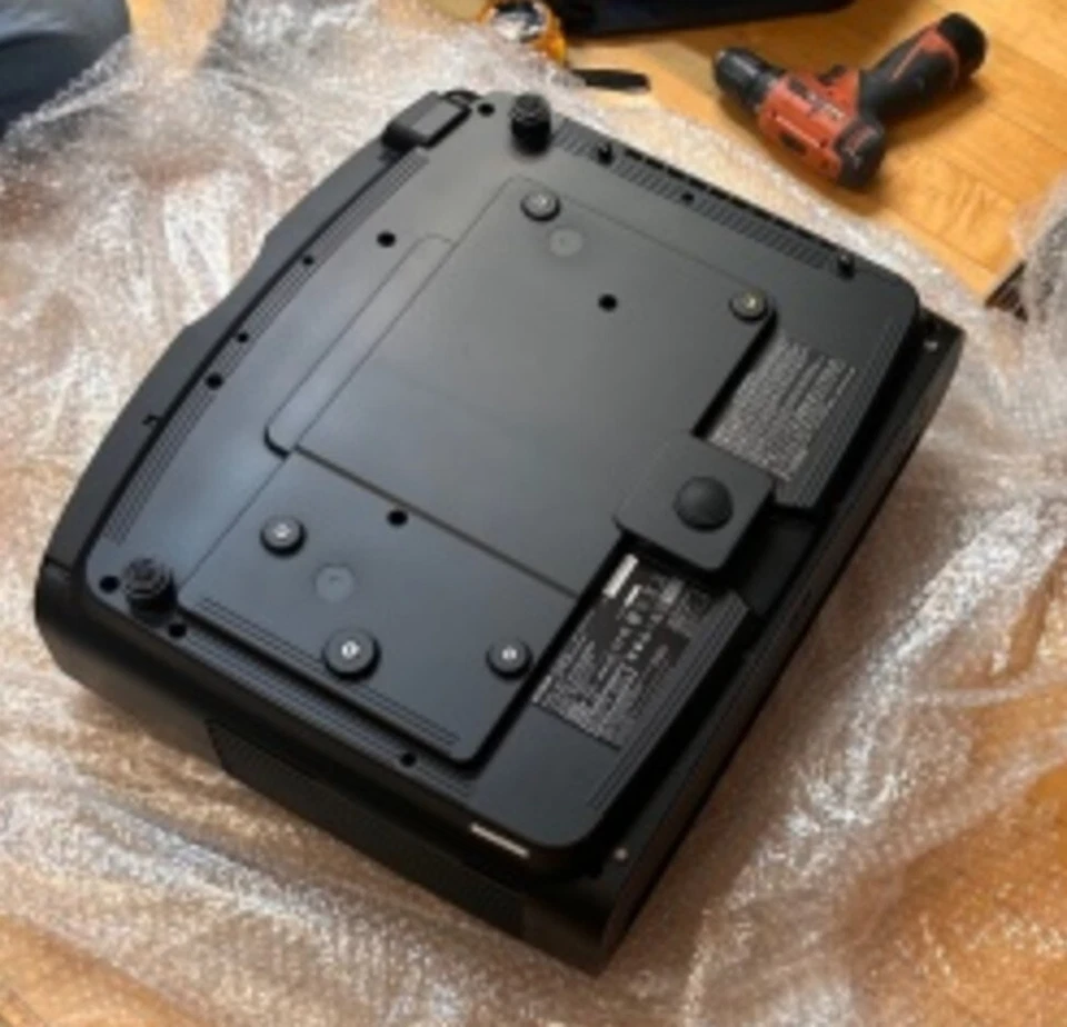 Epson EH-LS12000B (Genuine Beam Projector / Conference, Lecture) / Express - Image 2 of 2