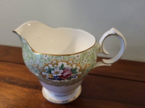 Queen Anne china Gainsborough pattern teaset items - green florals - Picture 5 of 6