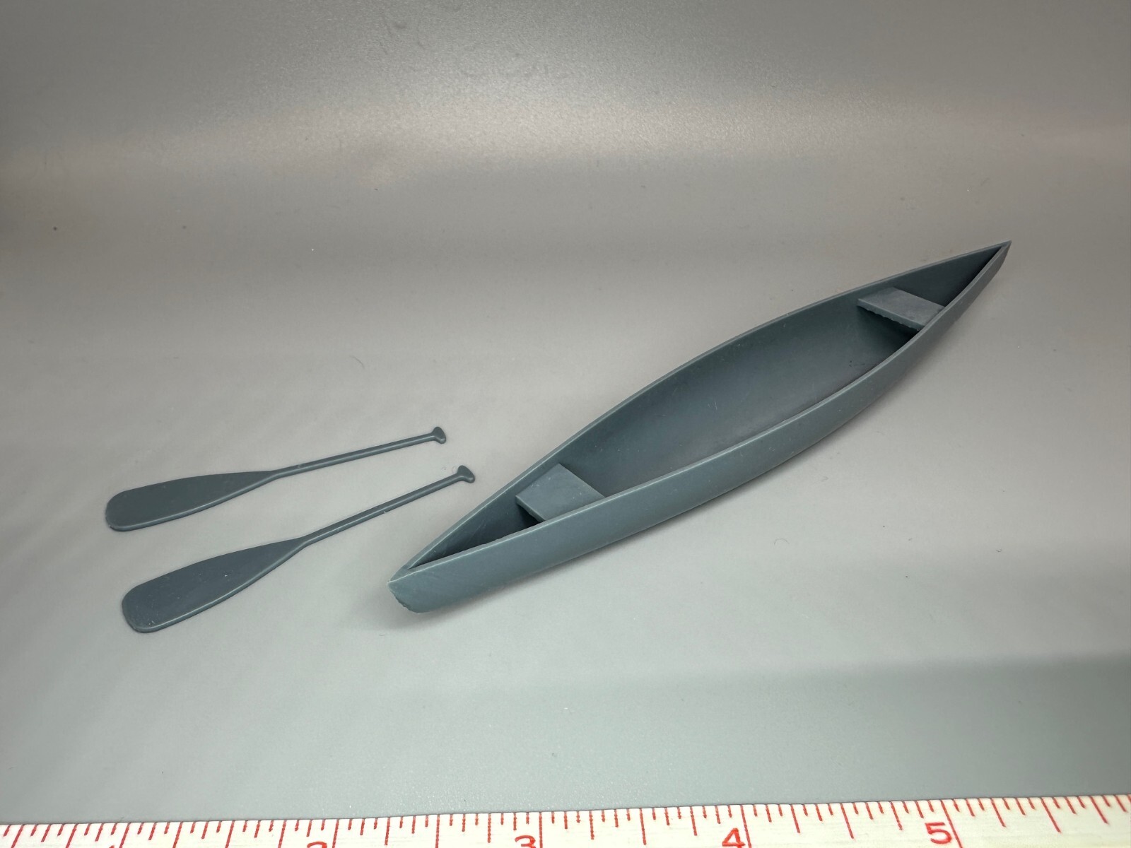 1/24 Scale Resin Kayak - Canoe with Ores Unpainted