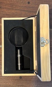 Peavey RAB-1 Large Diaphragm Ribbon Microphone Figure 8 Dynamic