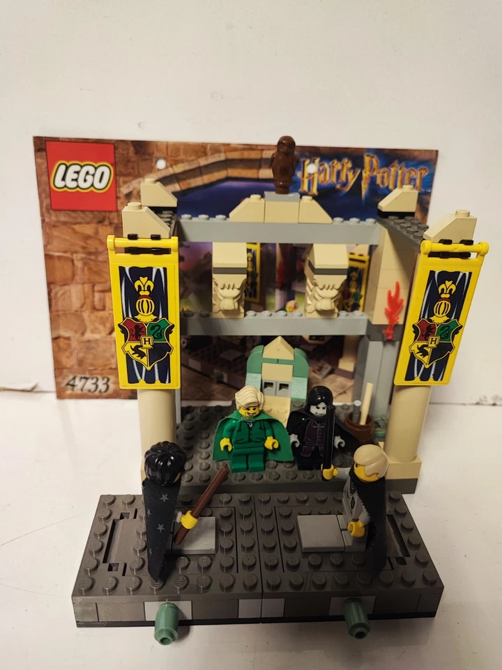 LEGO Harry Potter 4733 The Dueling Club, Foto 1 von 3