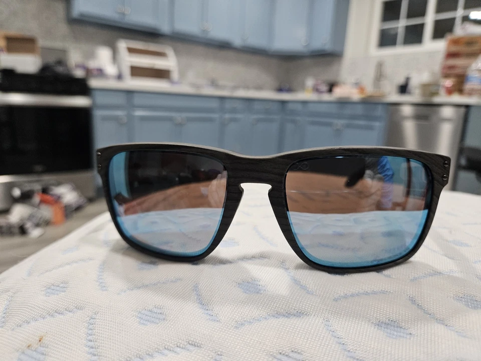 Oakley Holbrook Woodgrain Prizm Blue Sunglasses 9417-19 New With Tags NWT - Image 3 of 4