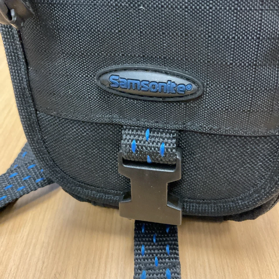 SAMSONITE Black & Blue Trim Padded CAMERA BAG - Image 2 of 4