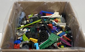 LEGO Bulk Building Bricks Mixed Lot Bricks Plates Wheels Parts 8 Pounds