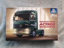 Italeri Model 715 Mercedes Benz Actros Megaspace Semi Truck