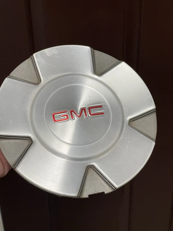 Tapa central de rueda GMC ACADIA 2007-2012 PULIDA 9596977 clip roto parcialmente Foto 2 de 4