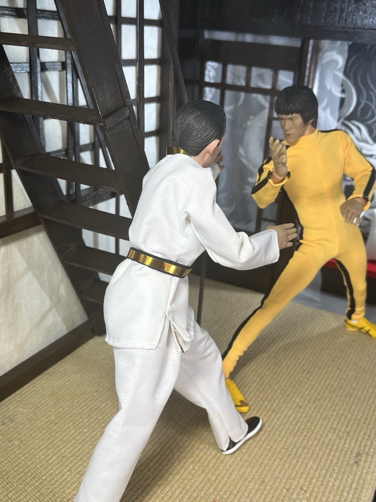 BRUCE LEE GAME OF DEATH 1:6 ACTION FIGURE & HAKKIDO MAN-2 FIGURES + WEAPONS. thumbnail 12