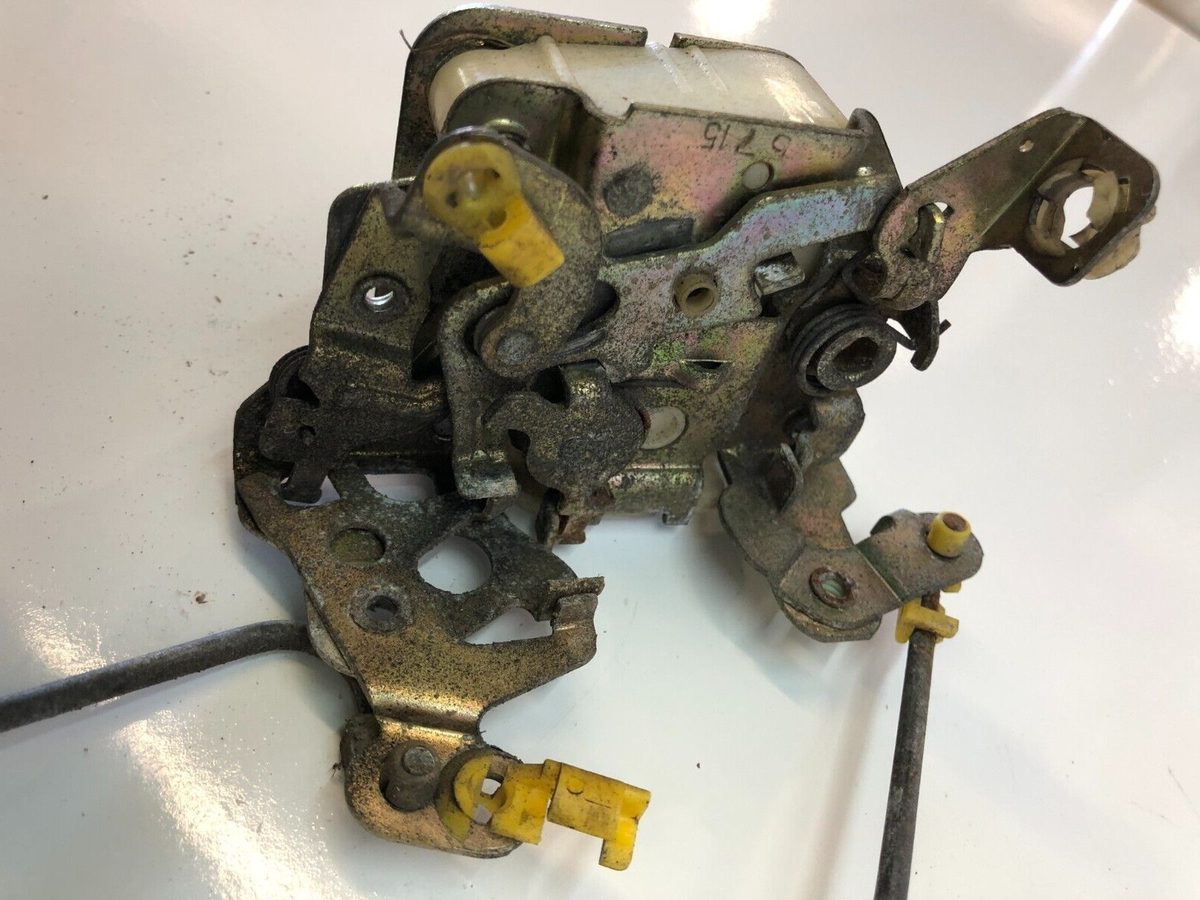 ゅん様 1979 Nissan 280ZX Brake Master Cylinder in Canada