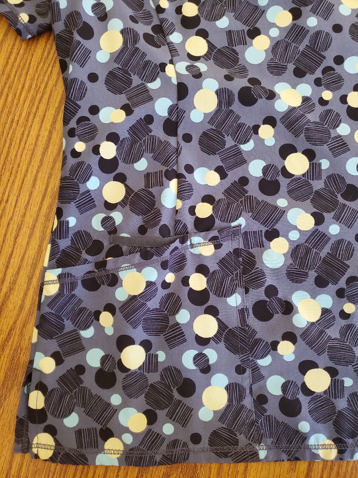 Cherokee Infinity Scrub Top Medium!! EUC!! Gray - image 3