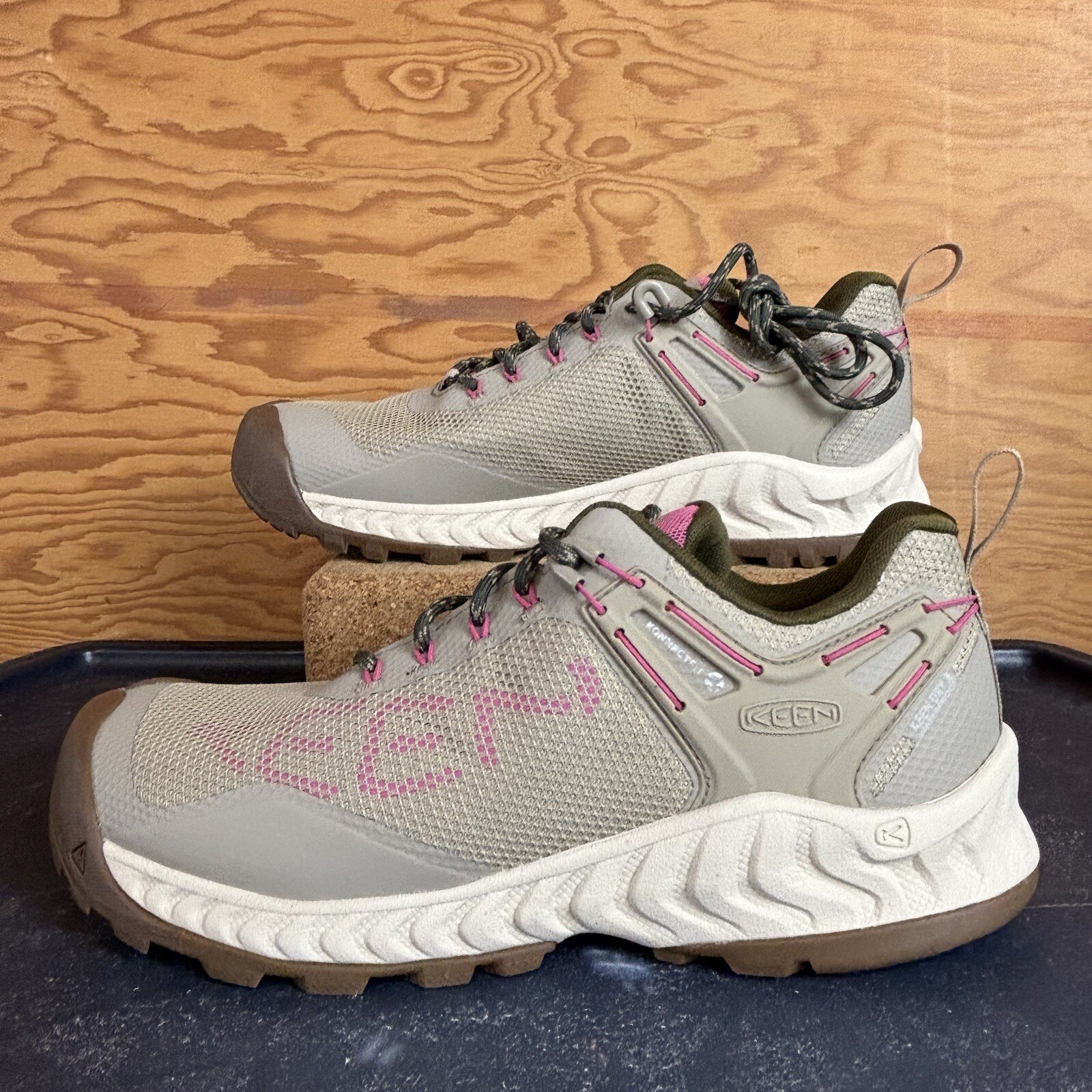 Sneakers KEEN da donna taglia 9 5 NXIS Evo medie impermeabili velocità di trekking trazione