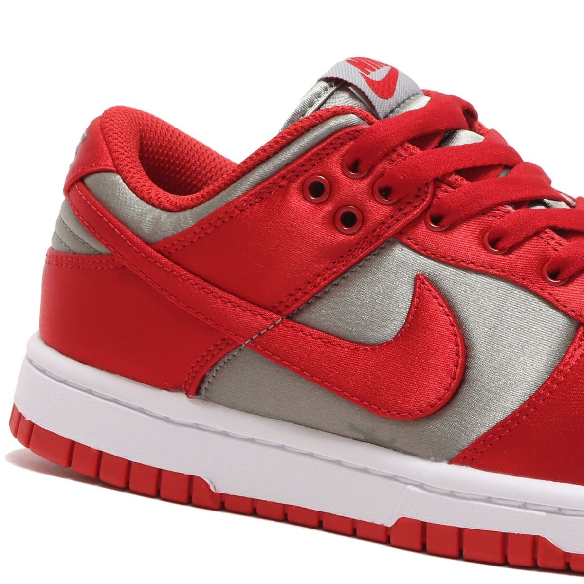Nike WMNS Dunk Low 