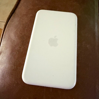 Genuine Apple iPhone Air MagSafe Battery Pack White USB-C   Excellent Condition