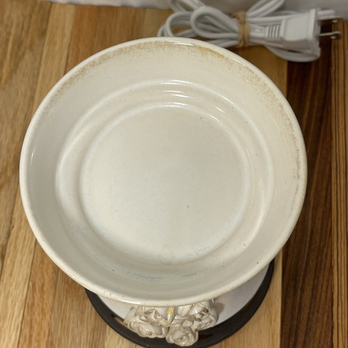 Calentador de cera tamaño completo Scentsy modelo de novia DSW puente y pedestal de metal soporte rosas - Imagen 4 de 12