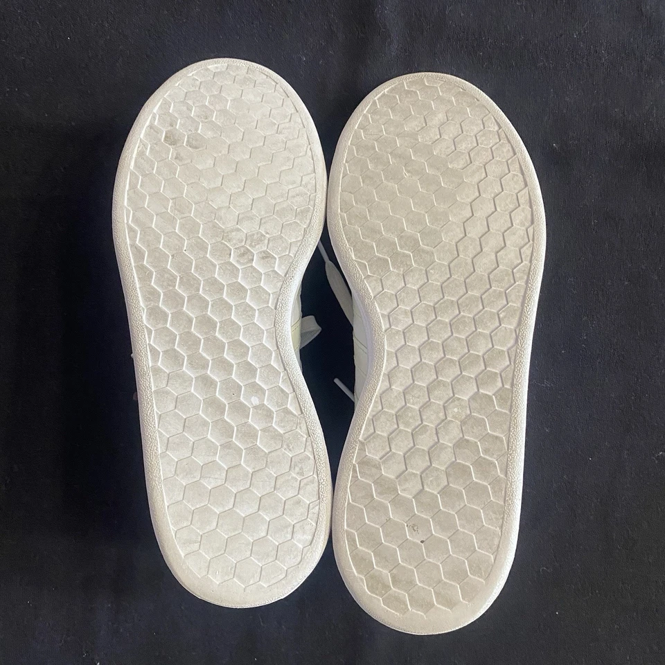 Zapatillas Adidas Cloudfoam Advantage blancas para cancha Foto 3 de 4