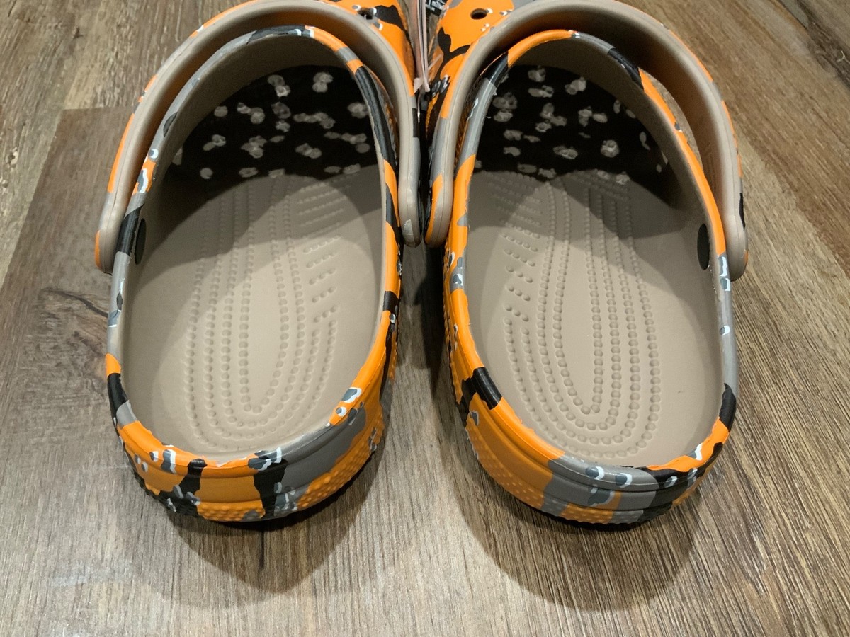 NEW CROCS CLASSIC CAMOUFLAGE CLOG 206454 Orange Men display picture 3