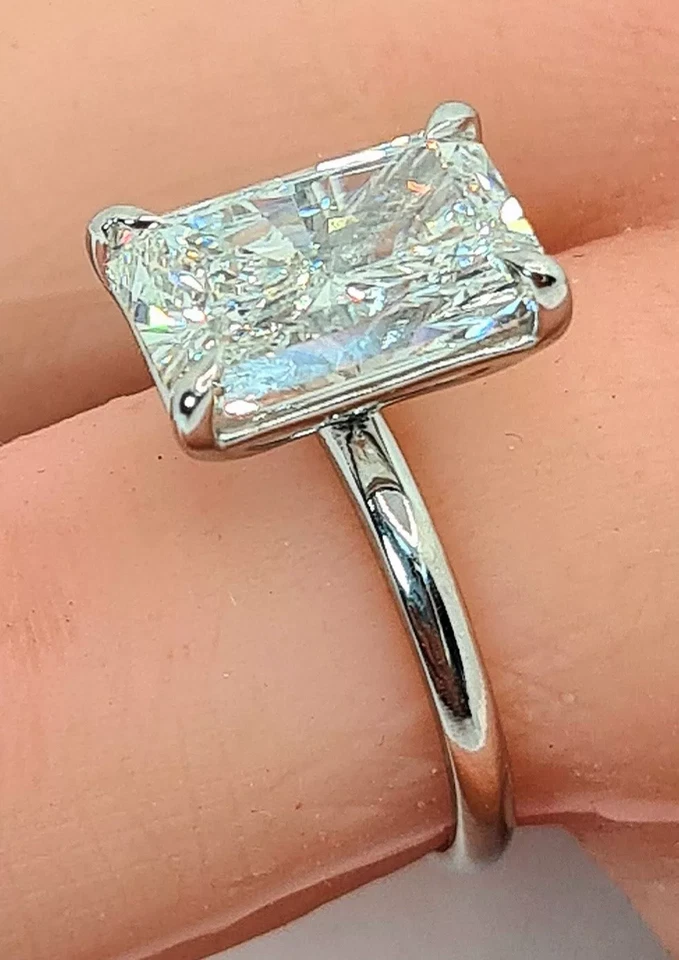 Anillo de diamantes cultivados en laboratorio corte radiante de platino E VS1 5,00 quilates certificado IGI Foto 4 de 4